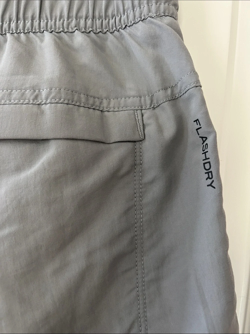 North Face Belted Outdoor Shorts Mesh Liner Sz M w MEASUREMENTS Zip Pocket